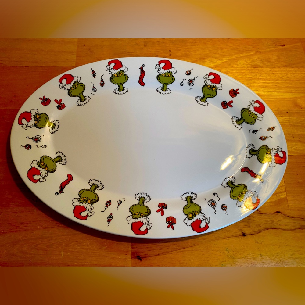2021 Dr. Suess The Grinch Christmas serving platter 14”